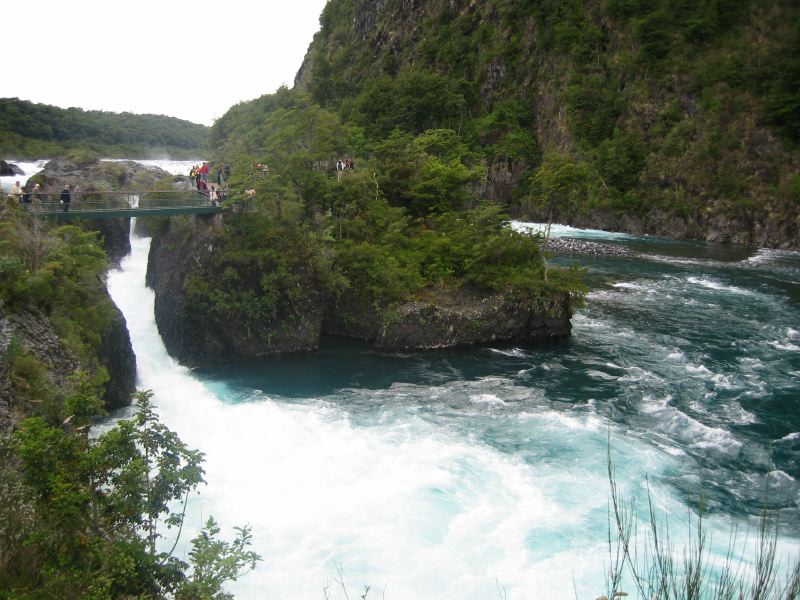 077.chile.petrohue.rapids.1